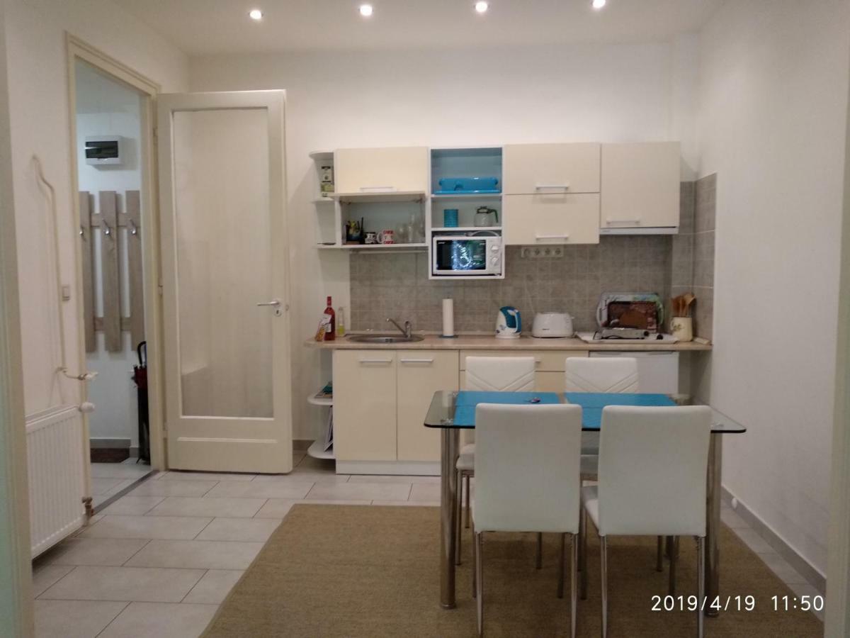 Lara Apartman Budapest Luaran gambar