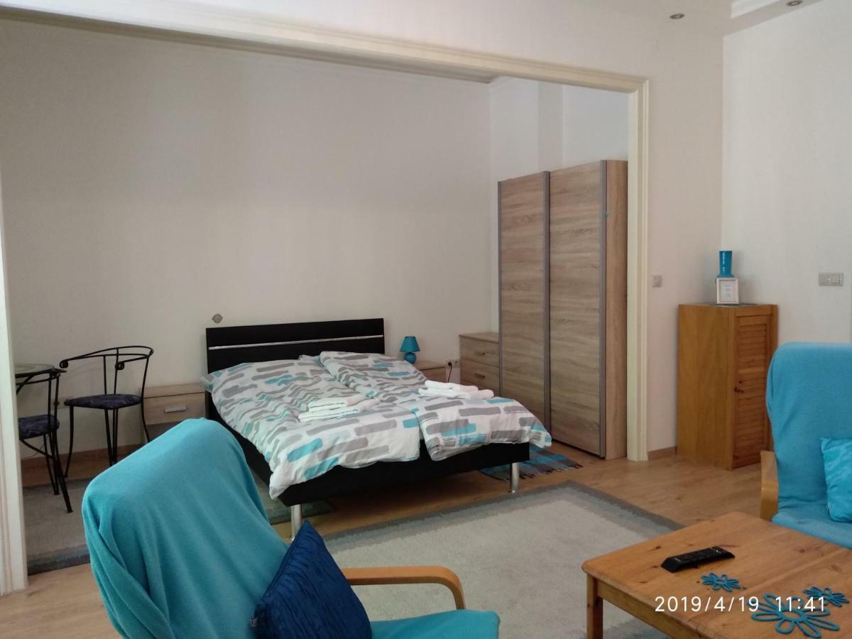 Lara Apartman Budapest Luaran gambar